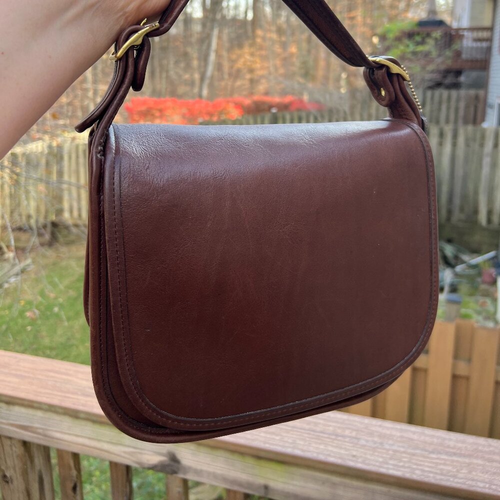 Vintage Coach Classic Shoulder bag in rich mahogany with hang tag